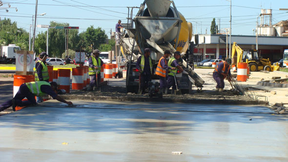 Se construye la esperada rotonda en Ruta 197 y Av. Liniers