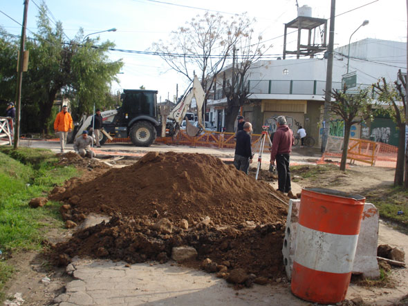 Reparación de asfaltos y desagües en Benavídez