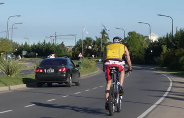 Ciclistas en conflicto: tienen problemas con peatones y automovilistas Nordelta