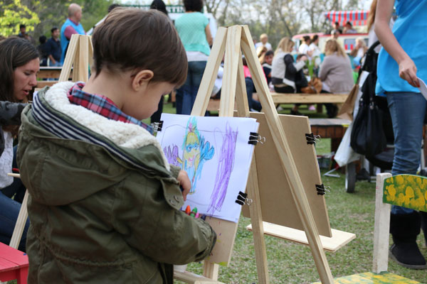 Feria a beneficio de Pequeños Pasos