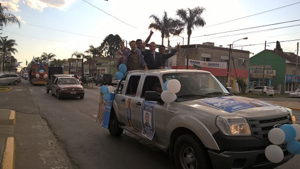 Los candidatos a intendente cerraron sus campañas