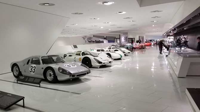 Visita a los museos de Porsche y Mercedes Benz