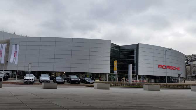 Visita a los museos de Porsche y Mercedes Benz