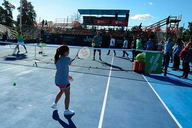 La Escuela Municipal de Tenis de Tigre ahora en Benavídez