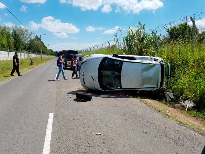 Accidente en el acceso al barrio Barbarita