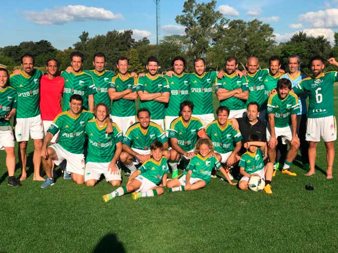 Los mayores senior de castores son los campeones en fútbol