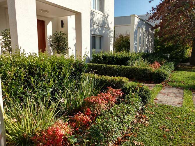 Jardín de entrada La bienvenida a la casa