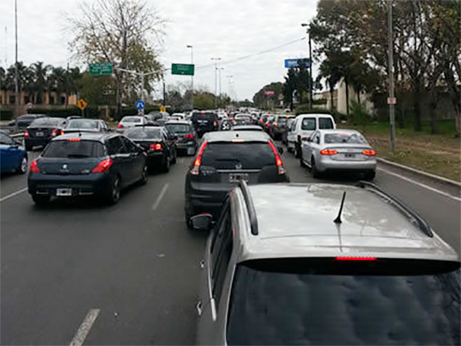 Tránsito problemático en el corredor Bancalari