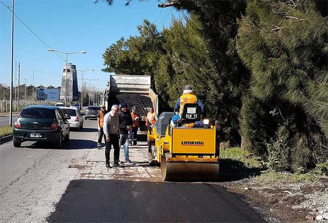 Continúa el plan de bacheo municipal en Bancalari