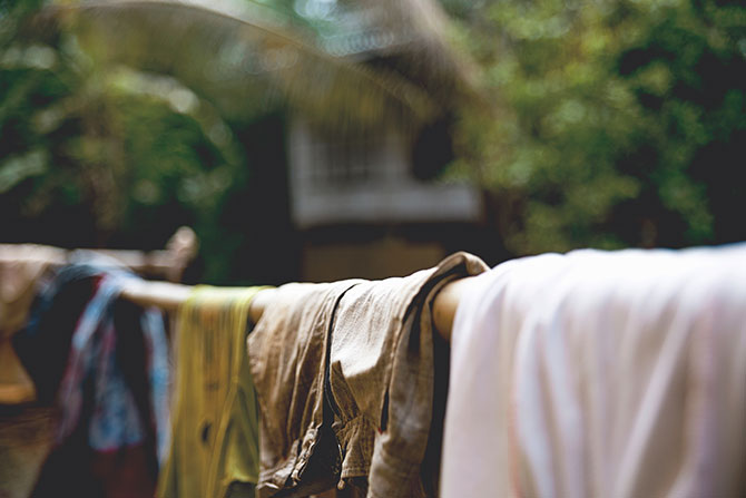 ¿Por qué nos cuesta tanto descolgar la ropa del ténder y guardarla?