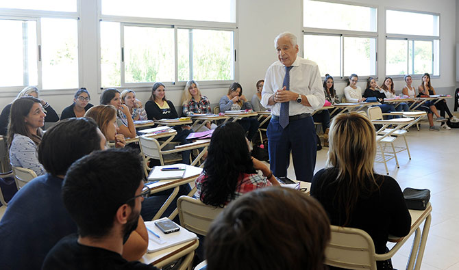 Dr. Alberto Cormillot abre la Licenciatura en Nutrición en el CUT