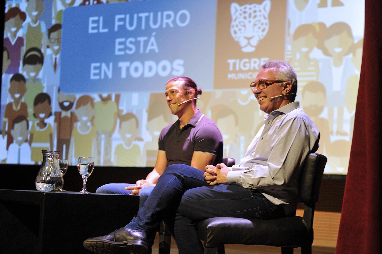 Matías Almeyda habló sobre su experiencia futbolística en el Teatro Municipal de Tigre