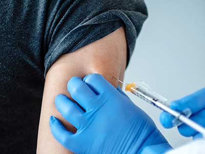 EEUU planea exigir doble vacuna para ingresar al país