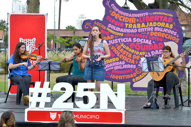 Acto por el Día Internacional de la Eliminación de la Violencia contra las Mujeres