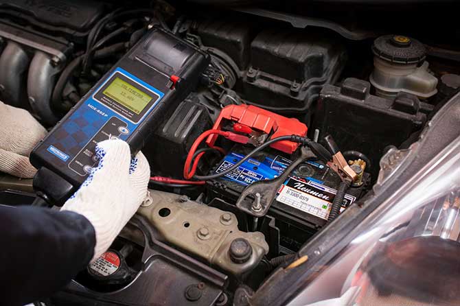 Consejos para el cuidado de la batería del auto 