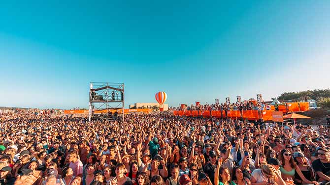 Siete mil personas vibraron con Nicki Nicole en la apertura del Aperol Spritz Live en Mar del Plata