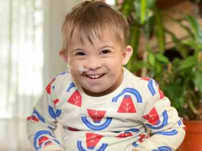 León de 3 años es vecino de Villanueva y espera un trasplante
