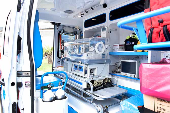 El intendente Julio Zamora presentó 3 nuevas ambulancias del Sistema de Emergencias Tigre