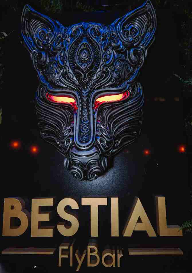 Bestial Fly Bar, rooftop con diseño innovador