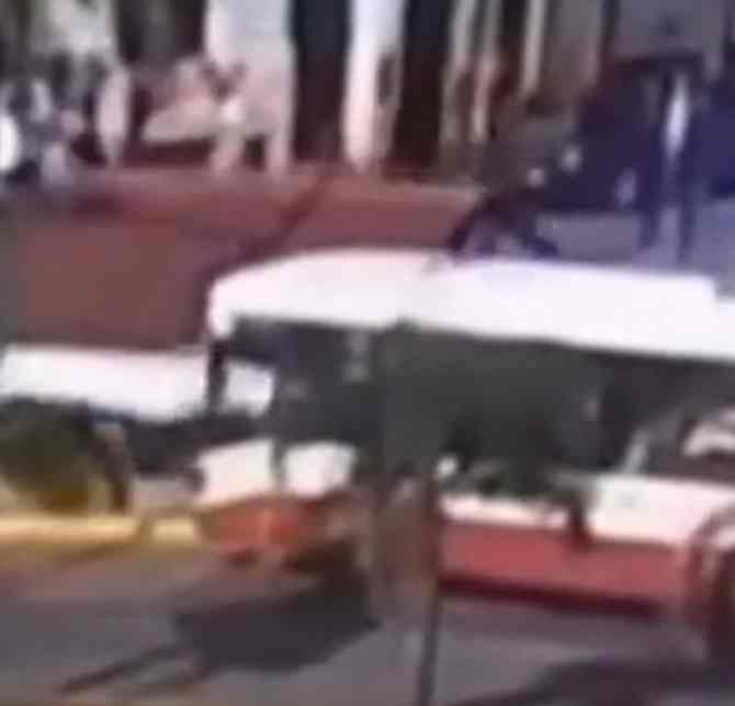 Accidente en una parada de colectivo en Tigre