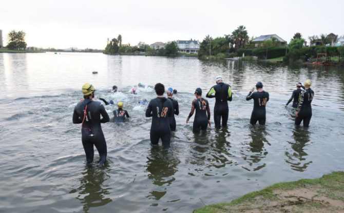 Entrenamiento de aguas abiertas y triatlón en Nordelta