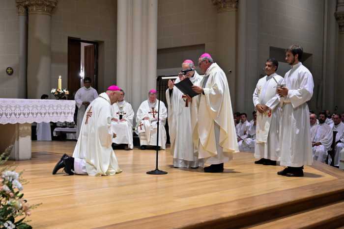 Monseñor Guillermo Caride asumió  como obispo