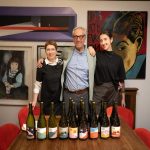 Una cata al estilo tertulia entre arte e invitados ilustres