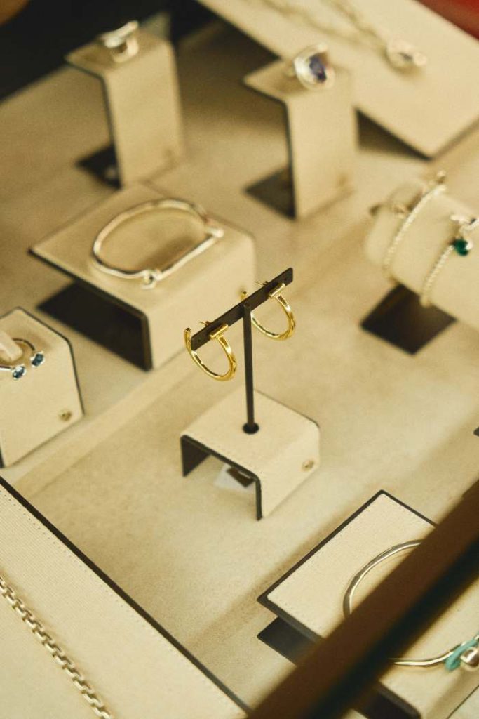 UNOde50 llega a la Argentina con un pop up exclusivo en Unicenter