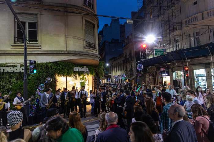 Llega La Noche del Diseño a Distrito Arenales: creatividad y arte en las calles