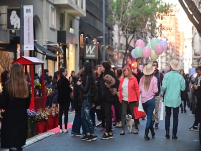 Llega La Noche del Diseño a Distrito Arenales: creatividad y arte en las calles