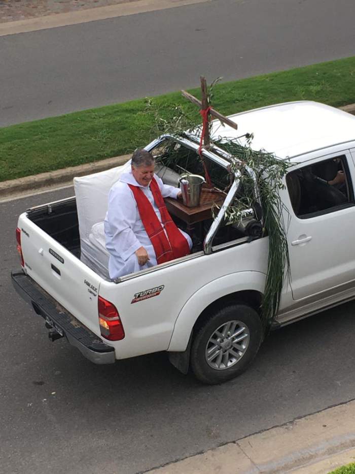 Cómo era el padre Damián en Nordelta