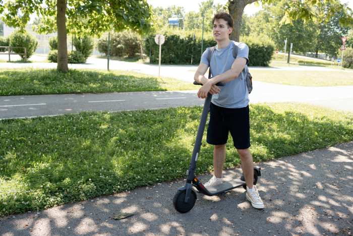 Monopatines eléctricos en Nordelta: crece el uso entre menores y el debate por la seguridad