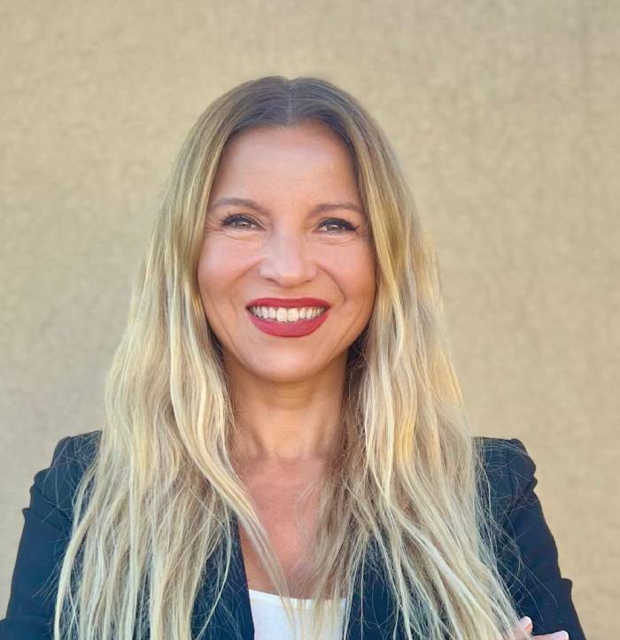 Entrevista a Alejandra Harman (@ladyfierros) y Amorina Díaz autoras de Pone(te) Primera