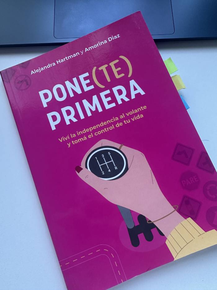 Entrevista a Alejandra Harman (@ladyfierros) y Amorina Díaz autoras de Pone(te) Primera