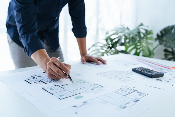 Cómo elegir un arquitecto para construir tu casa: 10 claves para evitar errores y hacer una buena inversión