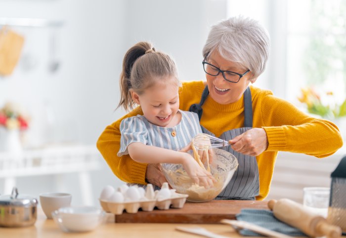 Abuelos: el rol irremplazable de quienes unen generaciones