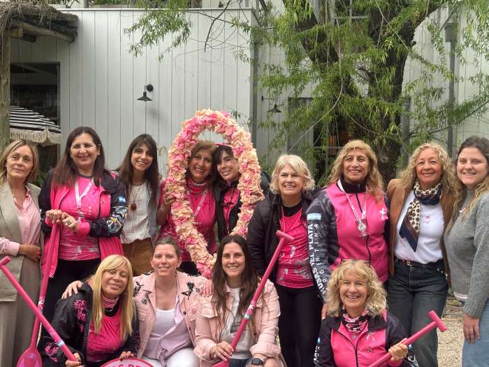 Octubre Rosa en Senderos: remar, acompañarse y concientizar sobre el cáncer de mama