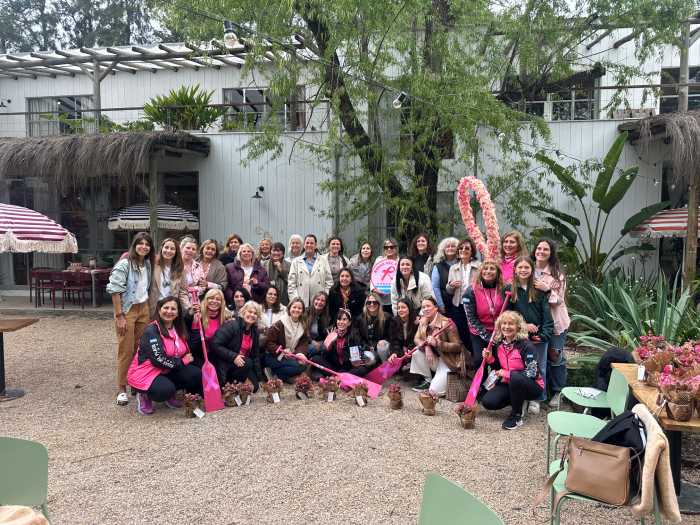 Octubre Rosa en Senderos: remar, acompañarse y concientizar sobre el cáncer de mama